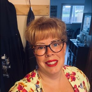 Meet your Posher, Carey